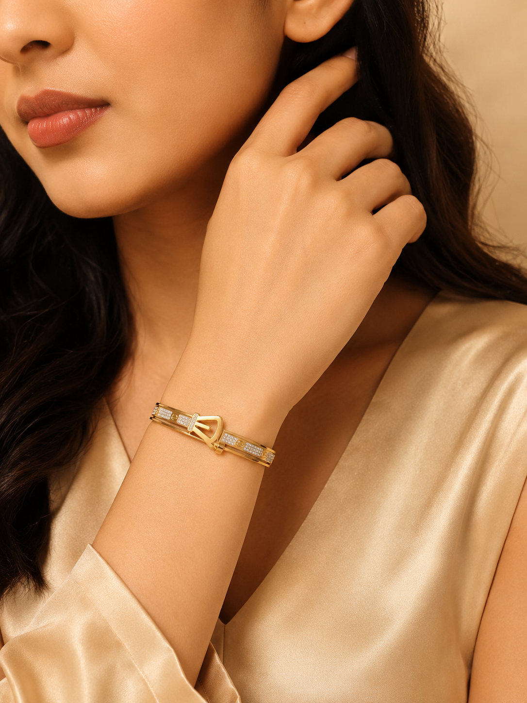 Luxury Crystal Buckle Gold Bangle Bracelet for Women