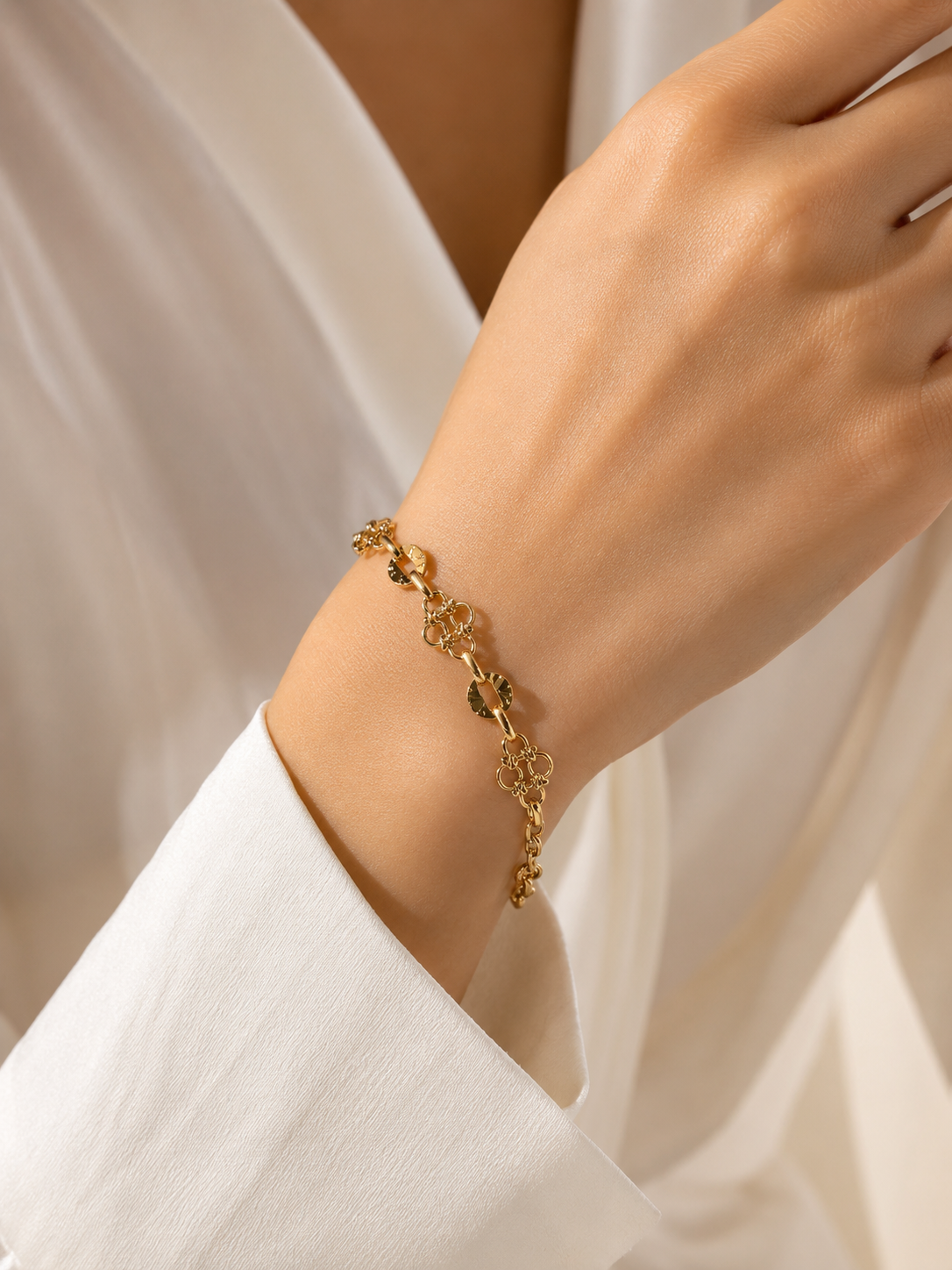 Luxury Gold Clover Chain Bracelet