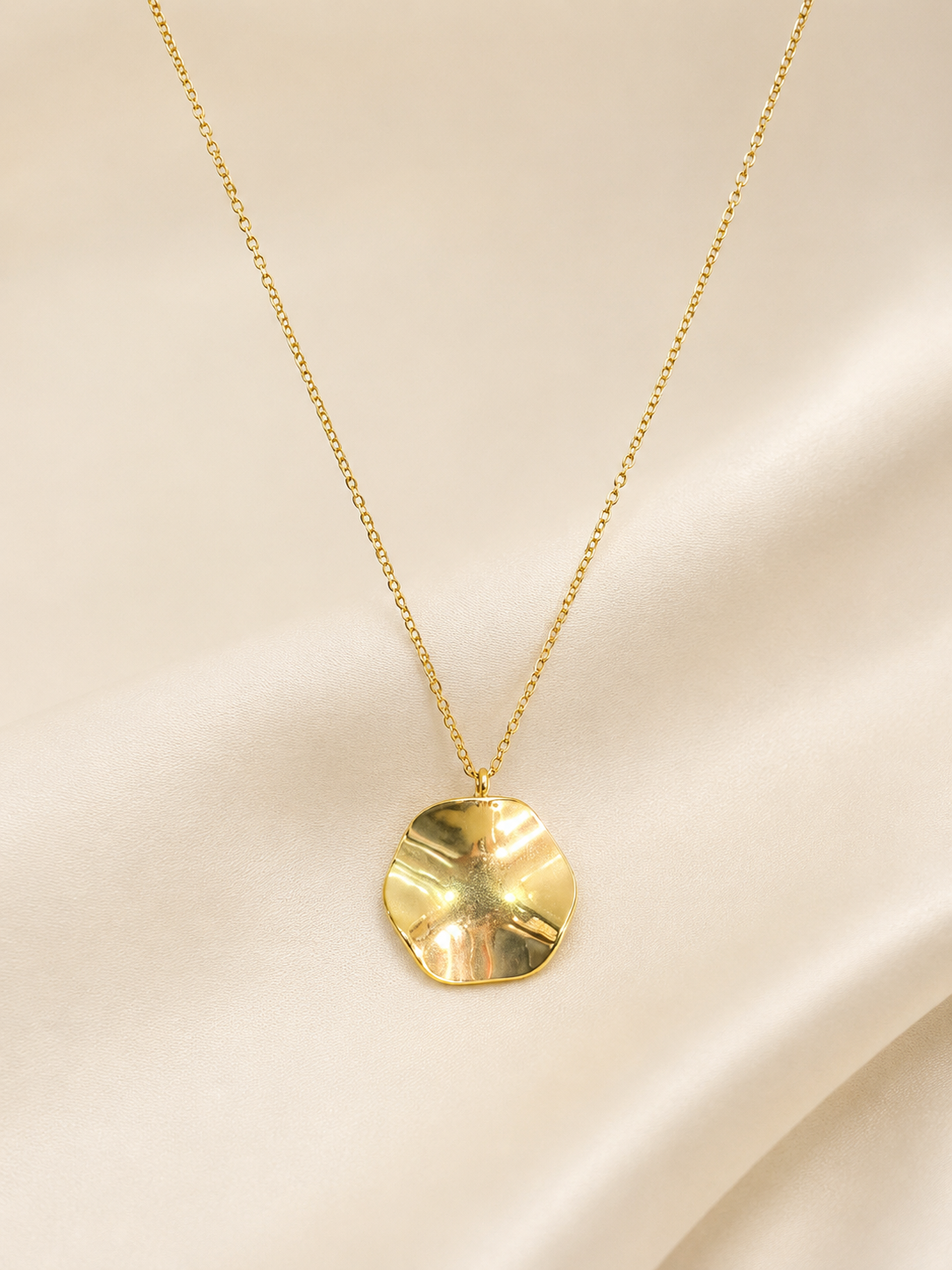Minimalist Gold Disc Pendant Necklace