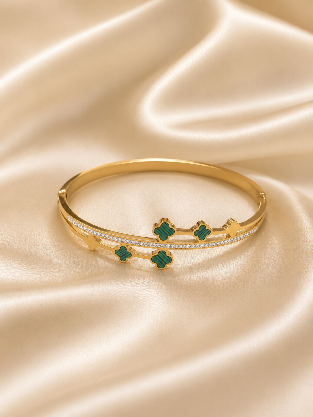 Elegant Clover Crystal Gold Bracelet