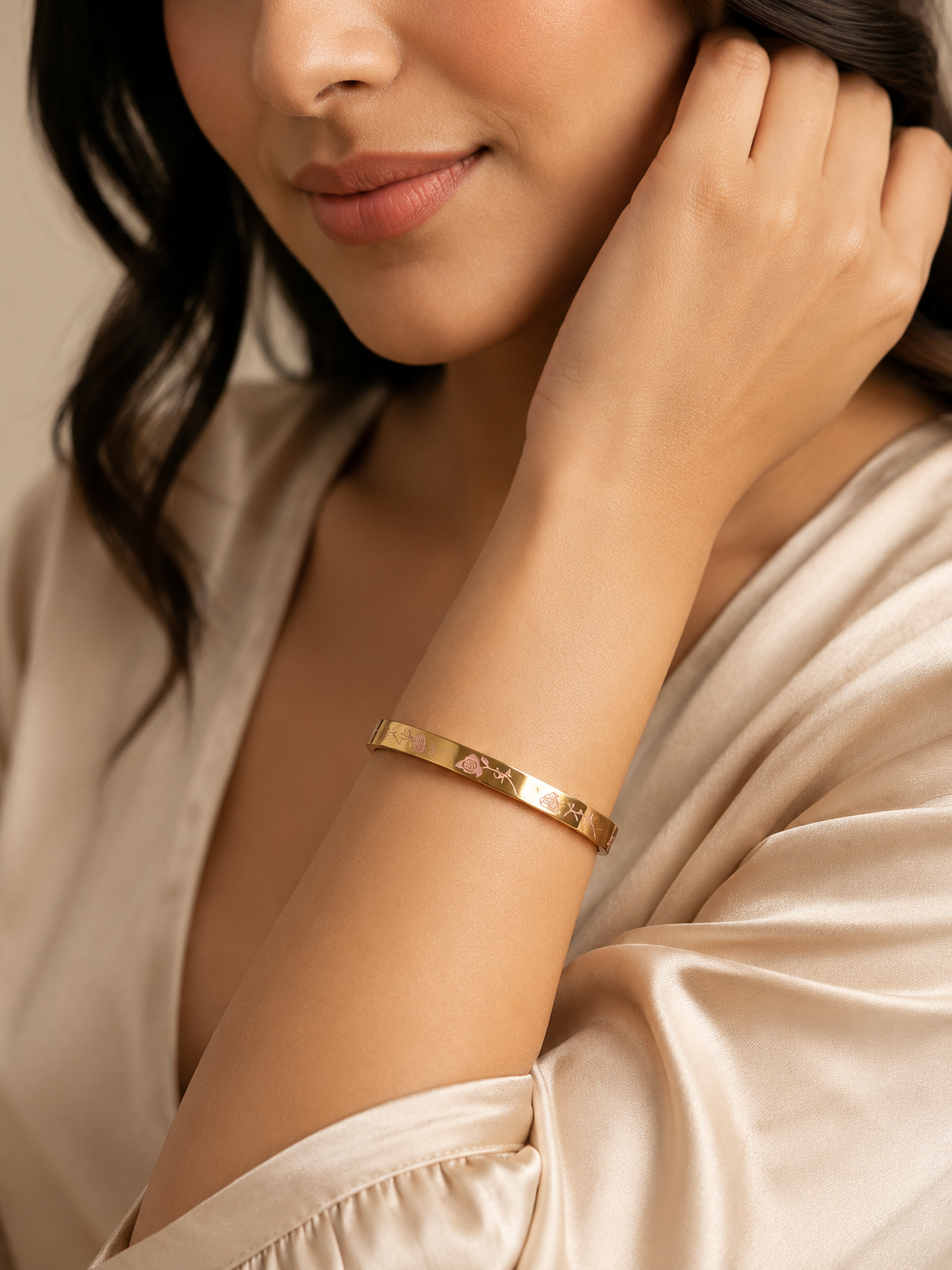 Elegant Rose Engraved Gold Bangle Bracelet