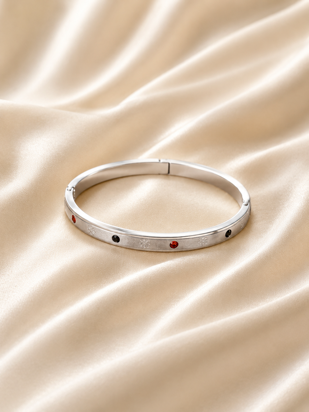 Elegant Floral Wave Silver Bracelet