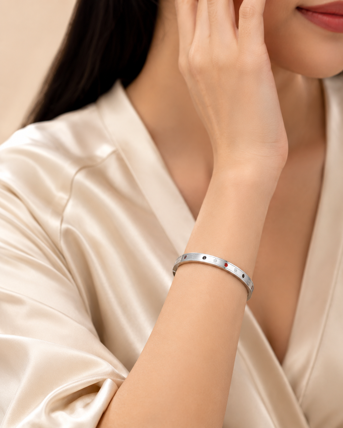 Elegant Floral Wave Silver Bracelet