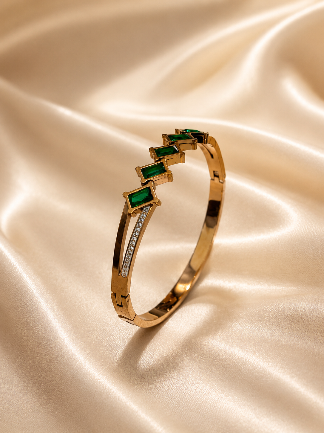 Emerald Grace Designer Kada